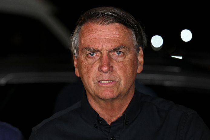 Brazilian President Bolsonaro during a press conference after the results of the first round.