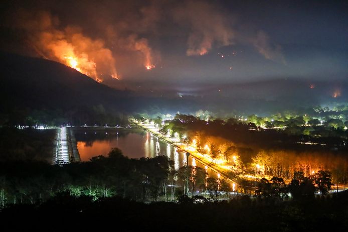 A picture of a forest fire in the northeastern province of Nakhon Nayok.