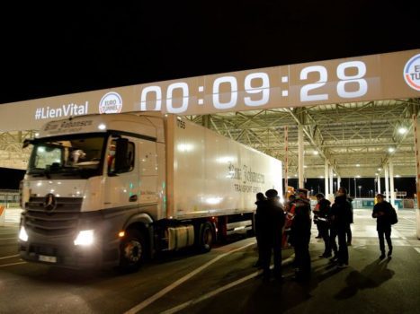 New customs rules between the EU and the UK come into effect, as the first trucks pass through the Channel Tunnel